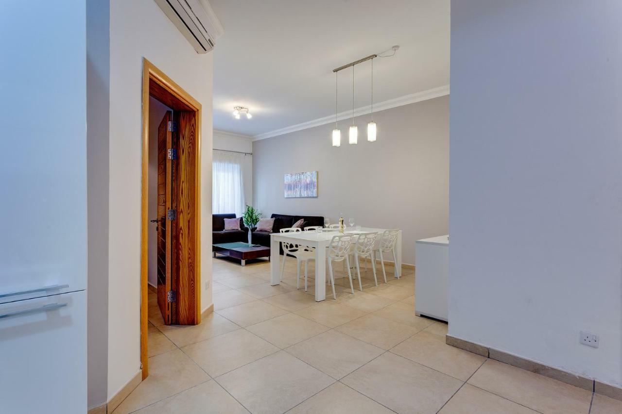 Gorgeous Apartment With Terrace In Fort Cambridge, Pool Sliema Exterior photo